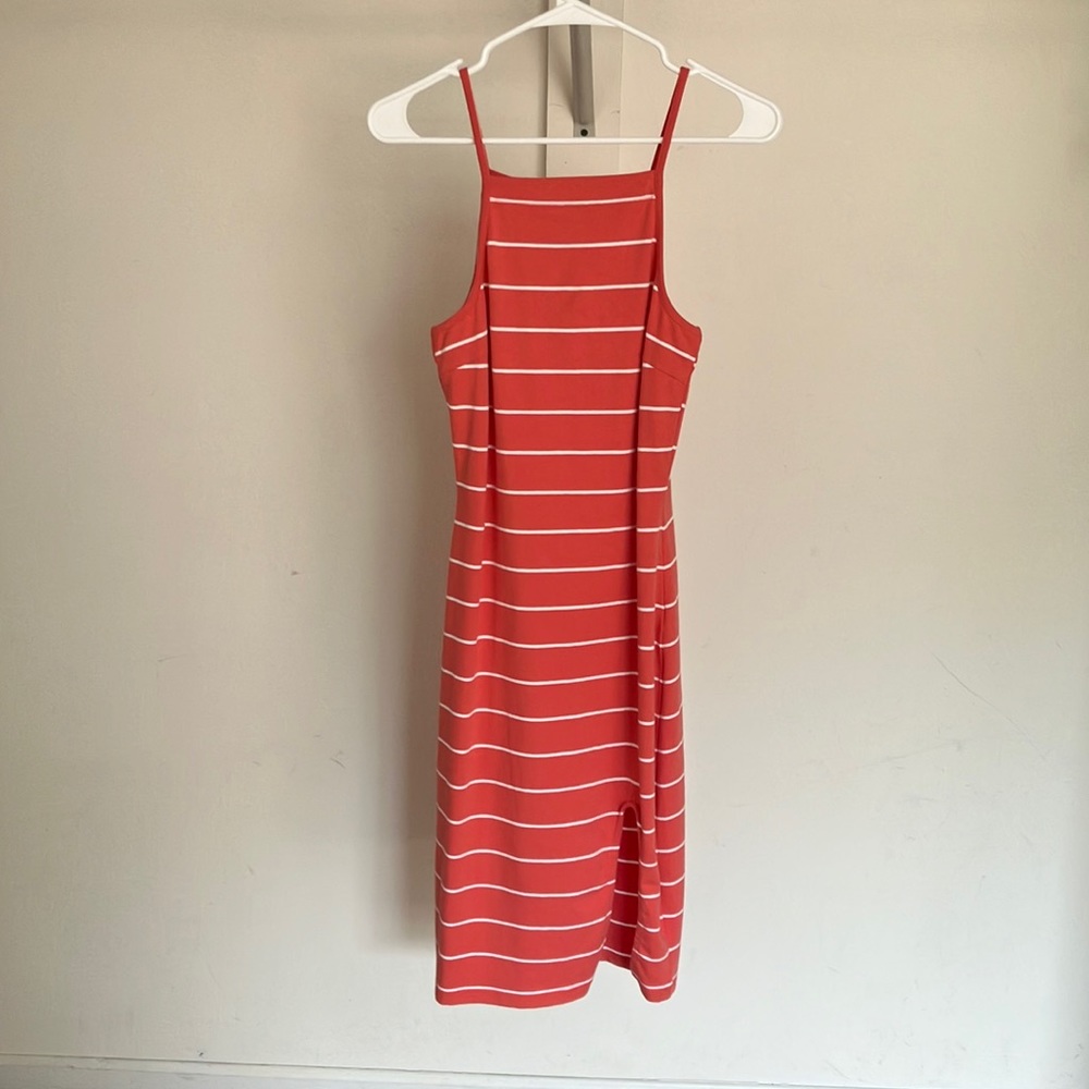 Casual long”ish” dress. Used once. Very nice material, fresh and comfy